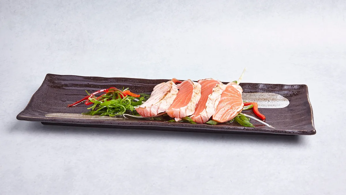 100 Yaki Zakana flambierter Lachs