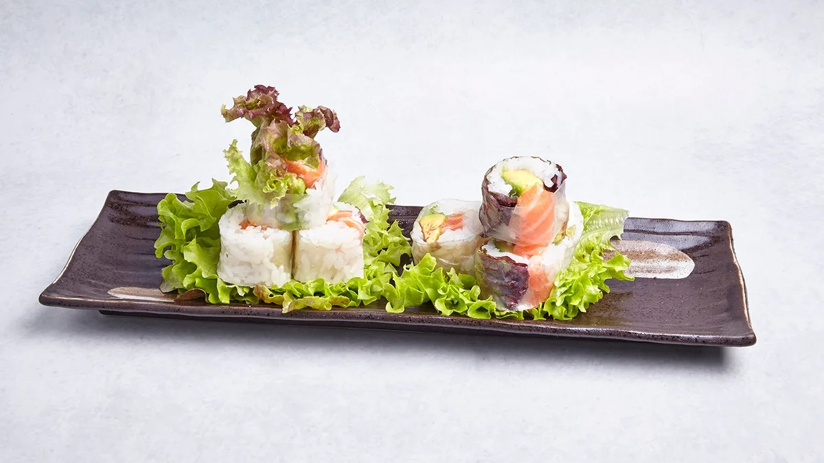 130 Lachs Avocado Sommerrollen