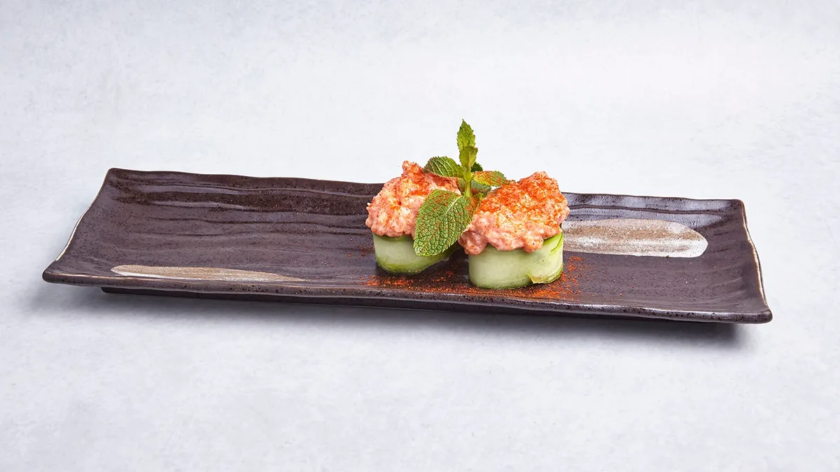 52 Salmon Gunkan Nigiri