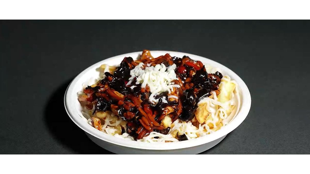 Cheesy fries cu pui aromat