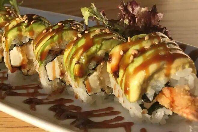 Green Dragon Roll (8pcs)