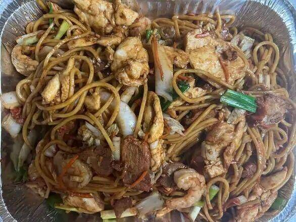 house lomein( party tray)