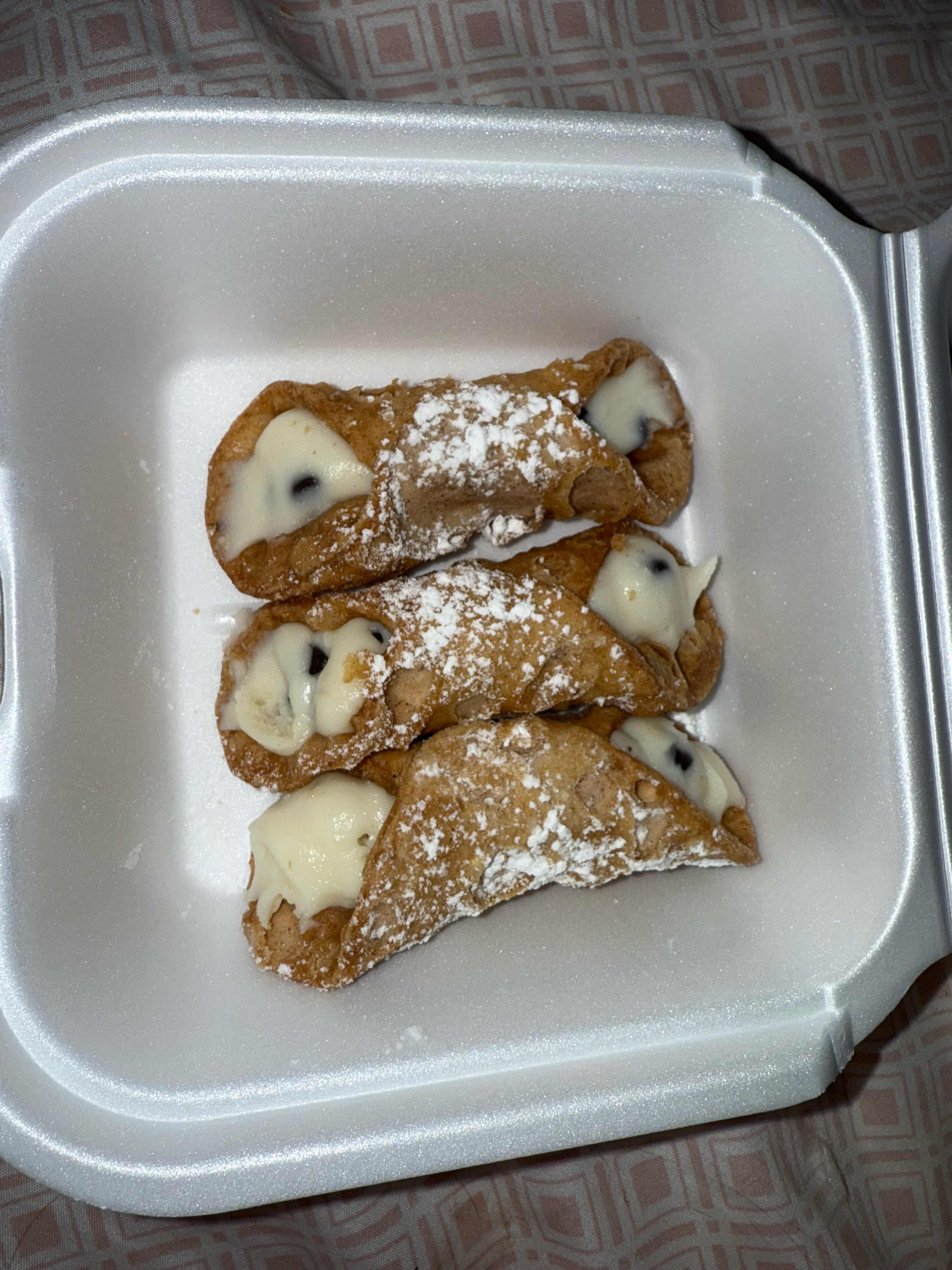 3 Mini Cannoli