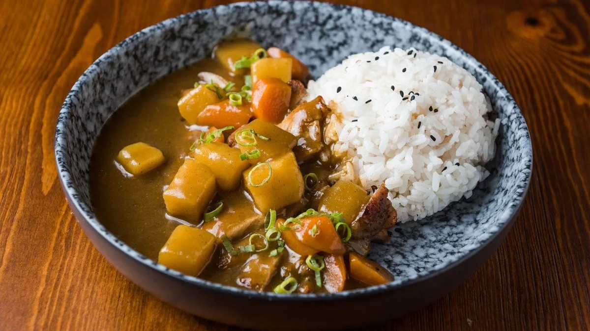 N5. Chicken Curry Rice / Ρύζι με Κοτόπουλο Κάρυ