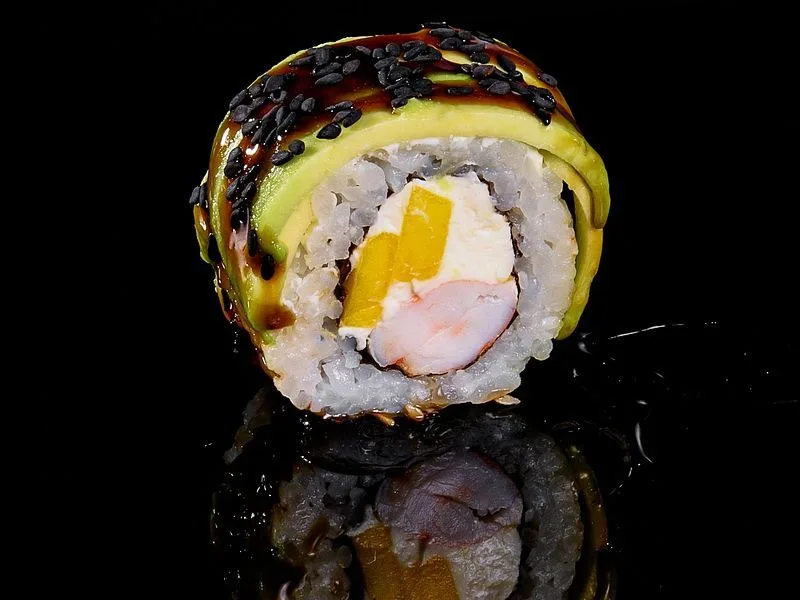 Awokado roll z krewetką