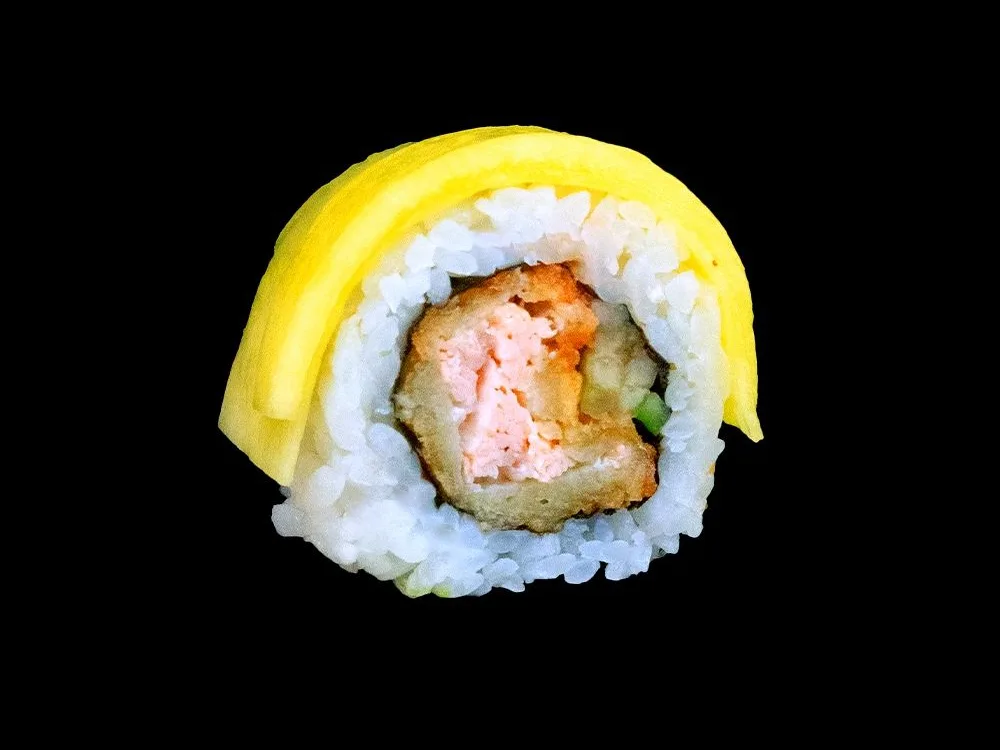 California z łososiem w tempurze owijane mango