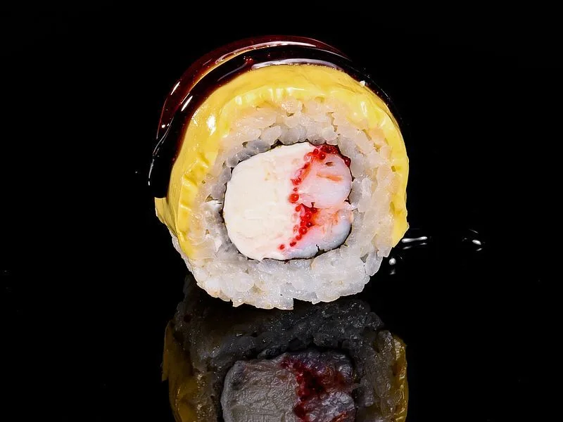 Cheese roll z krewetką tygrysią