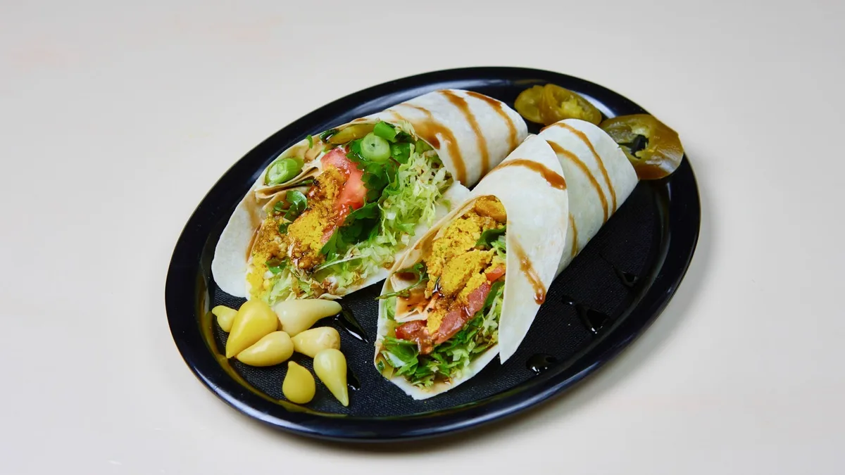 Falafel Mega Wrap (vegan)