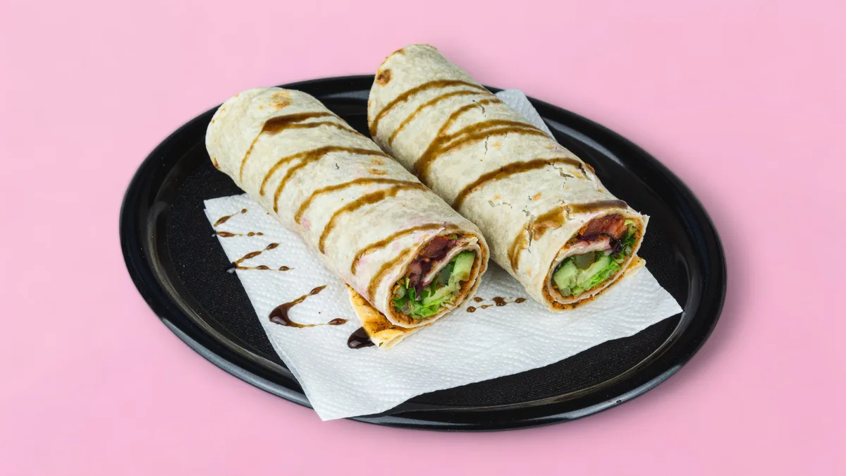 Lahmacun mit Salat (vegan)