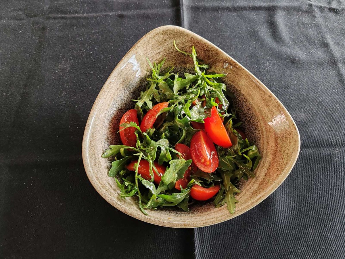 Mala paradajz salata