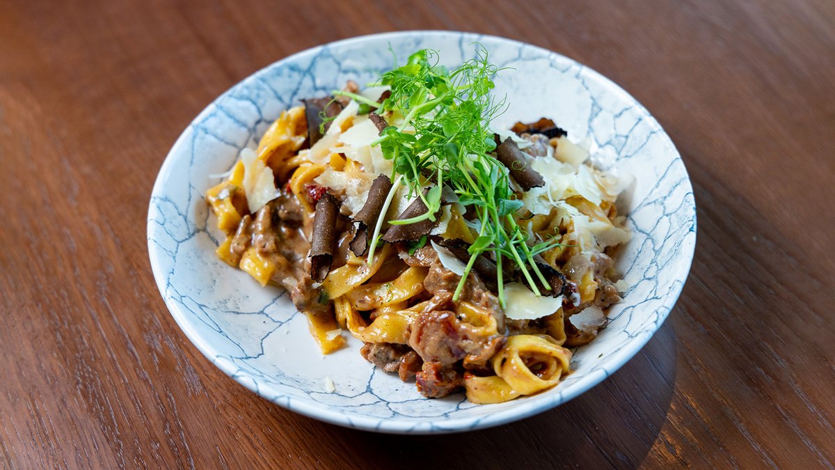 Tagliatelle sa junećim mesom i tartufima