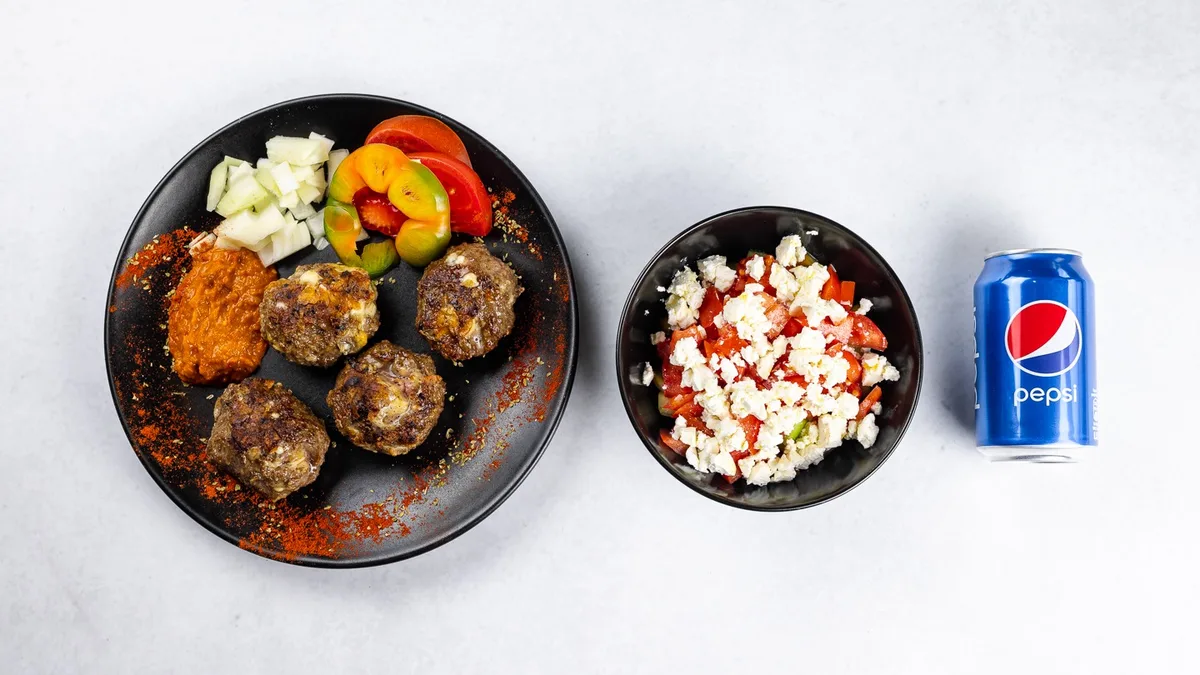 Usptici with side dish, salad and Pepsi 0.33 l