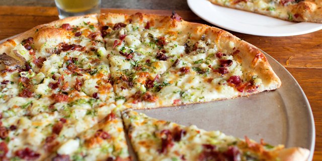 Mashed Potato, Bacon and Scallion Pizza