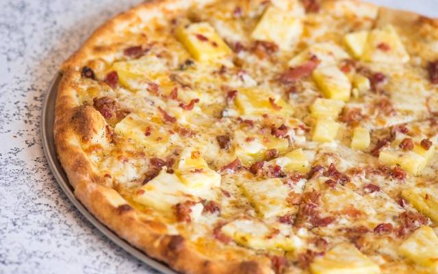 Gluten-Free Fresh Pineapple, Bacon and Hot Honey
