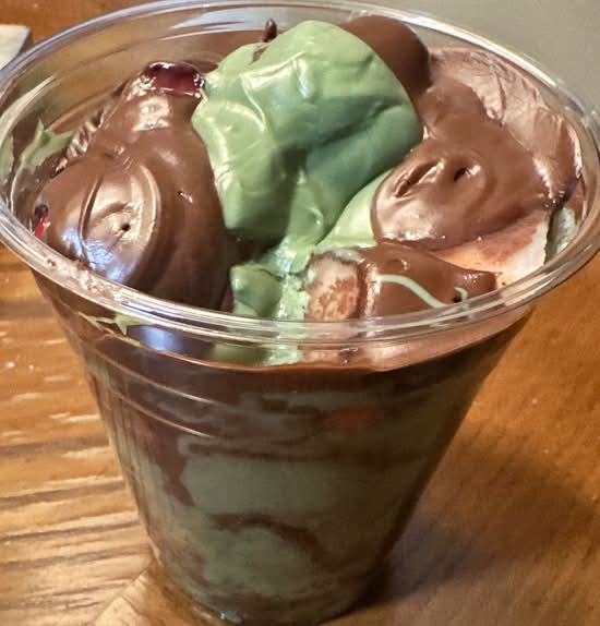 DUBAI CHOCOLATE STRAWBERRY CUP