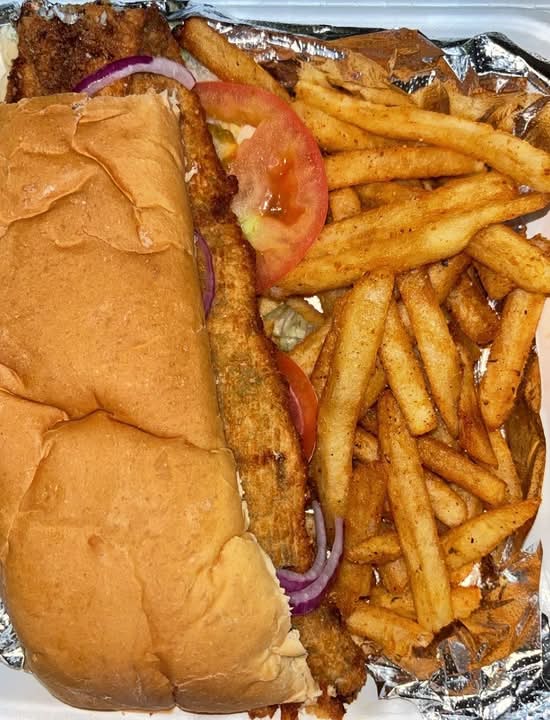 FRIED HADDOCK SANDWICH W/ FRIES