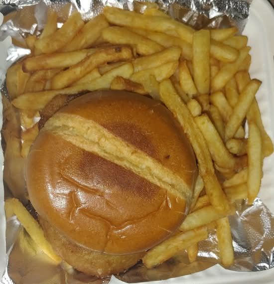 RODEO BBQ SMASH BURGER W/ FRIES