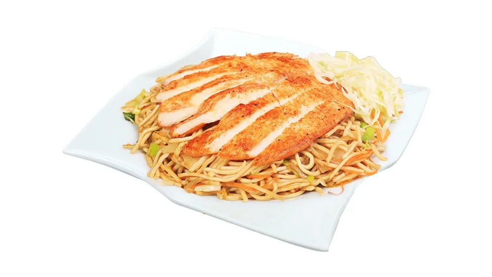 38. Grilovaný kuřecí steak s nudlemi