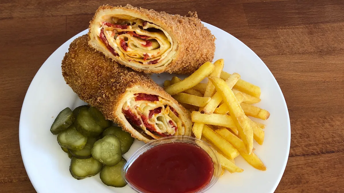 Pohovana palačinka kulen kačkavalj