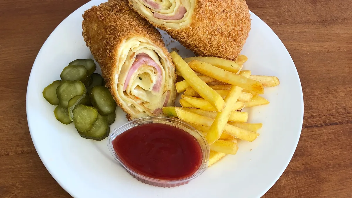 Pohovana palačinka šunka kačkavalj