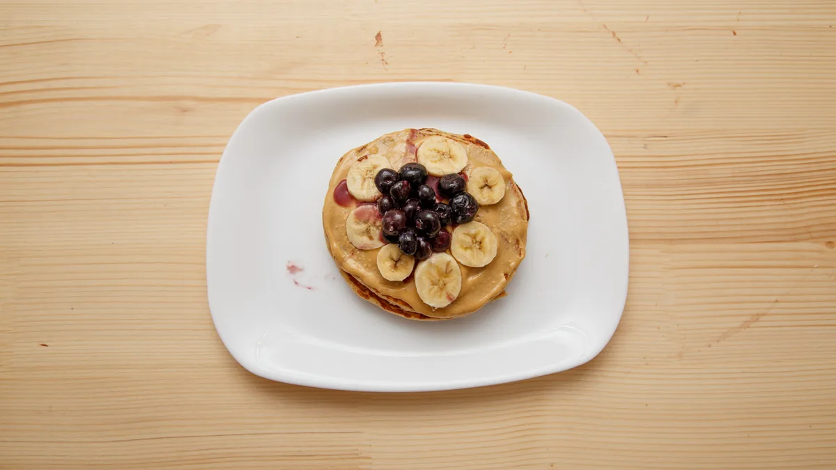 Kikiriki puter, crna čokolada, banana, borovnice