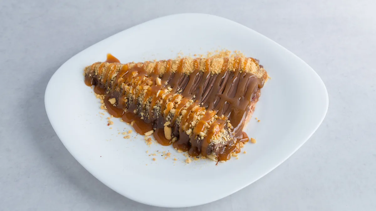 Snickers slatka palačinka