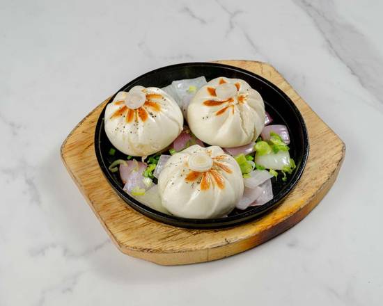 Pan Seared Black Pepper Beef Bao (3)