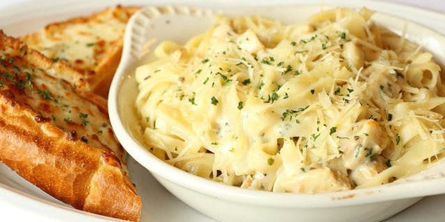 Chicken Fettuccine Alfredo