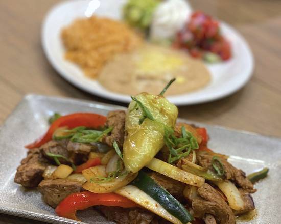 Fajitas de Filet Mignon or Achiote Chicken