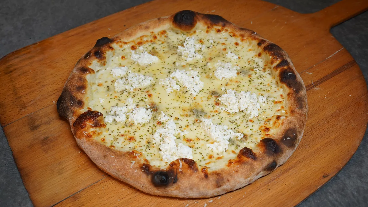 New York double cheese pizza 42cm