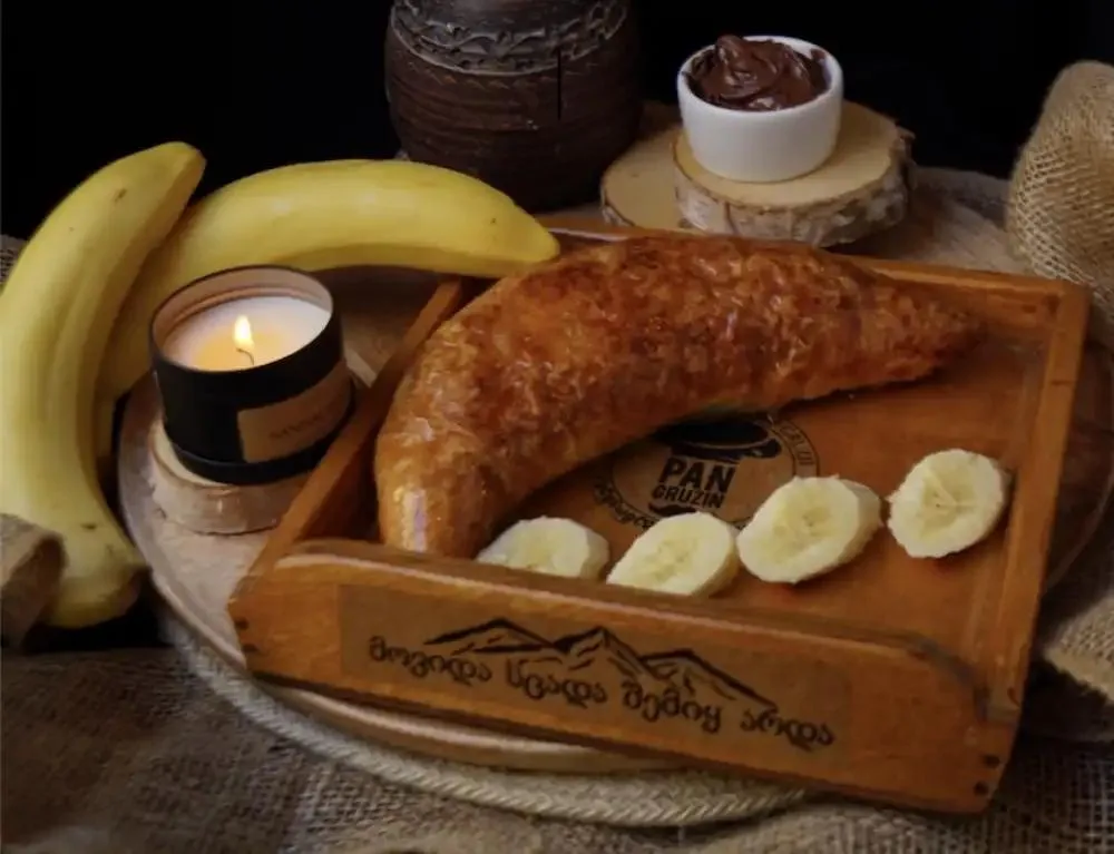 BANAN Z NUTELLĄ rogalik