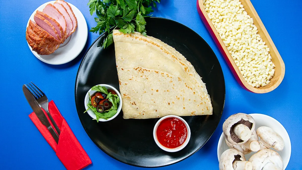 Mozzarella, szynka i pieczarki