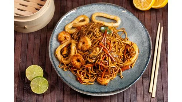 Combo 3 + 1 - Noodles cu fructe de mare