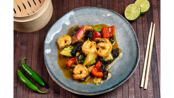 Creveți cu legume și sos curry