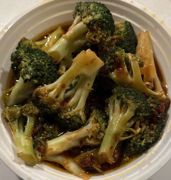 Broccoli Flowerets with Garlic Sauce