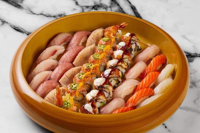 Nigiri and Roll Lite (24 Nigiri, 2 Rolls)