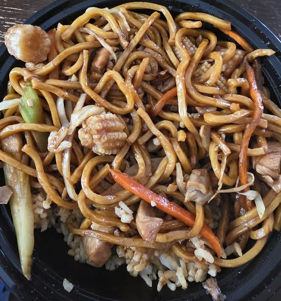 Chicken Lo Mein Lunch (鸡捞面（午餐)