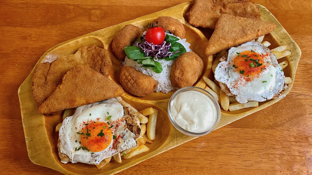 2 személyes vegyes tál vegyes körettel