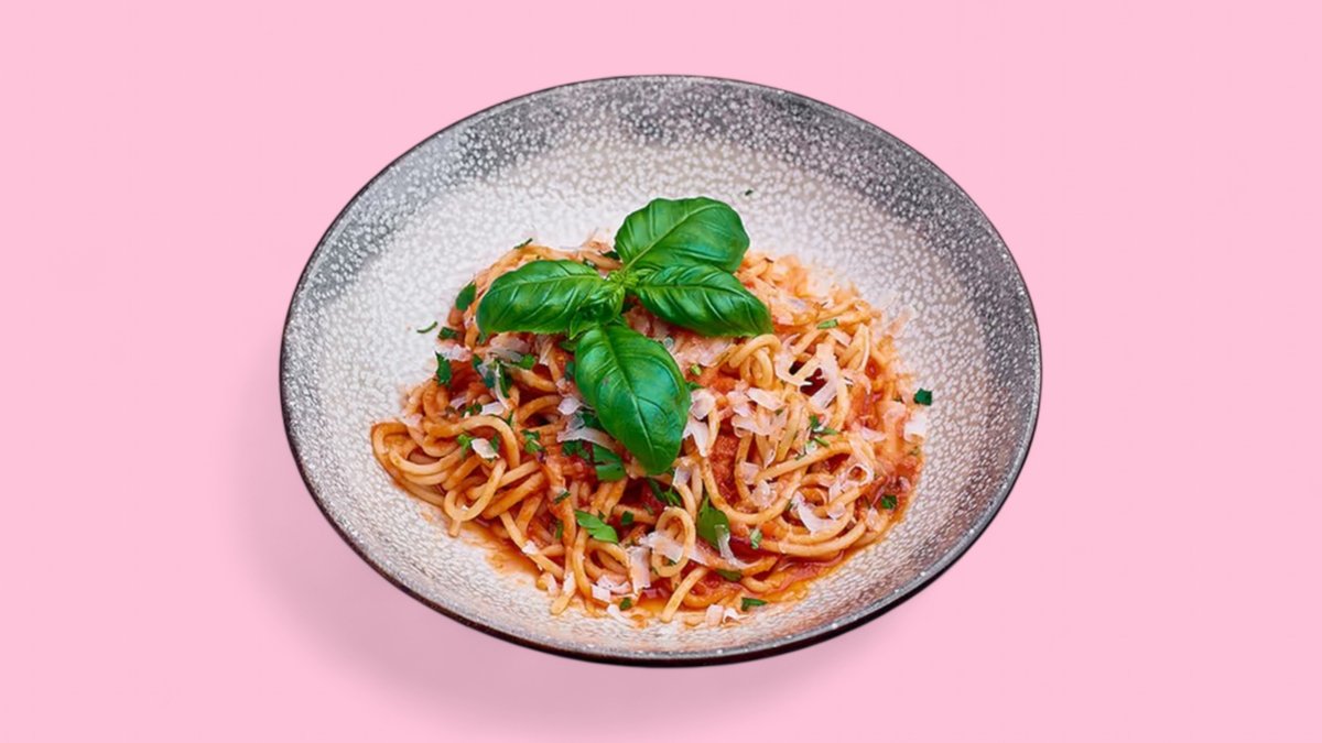 Pans Pasta mit Tomatensauce