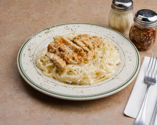 Fettuccine carbonara pasta