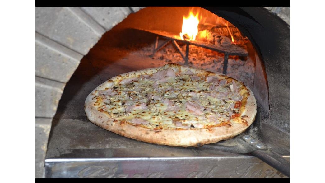 Prosciutto and funghi 32 cm