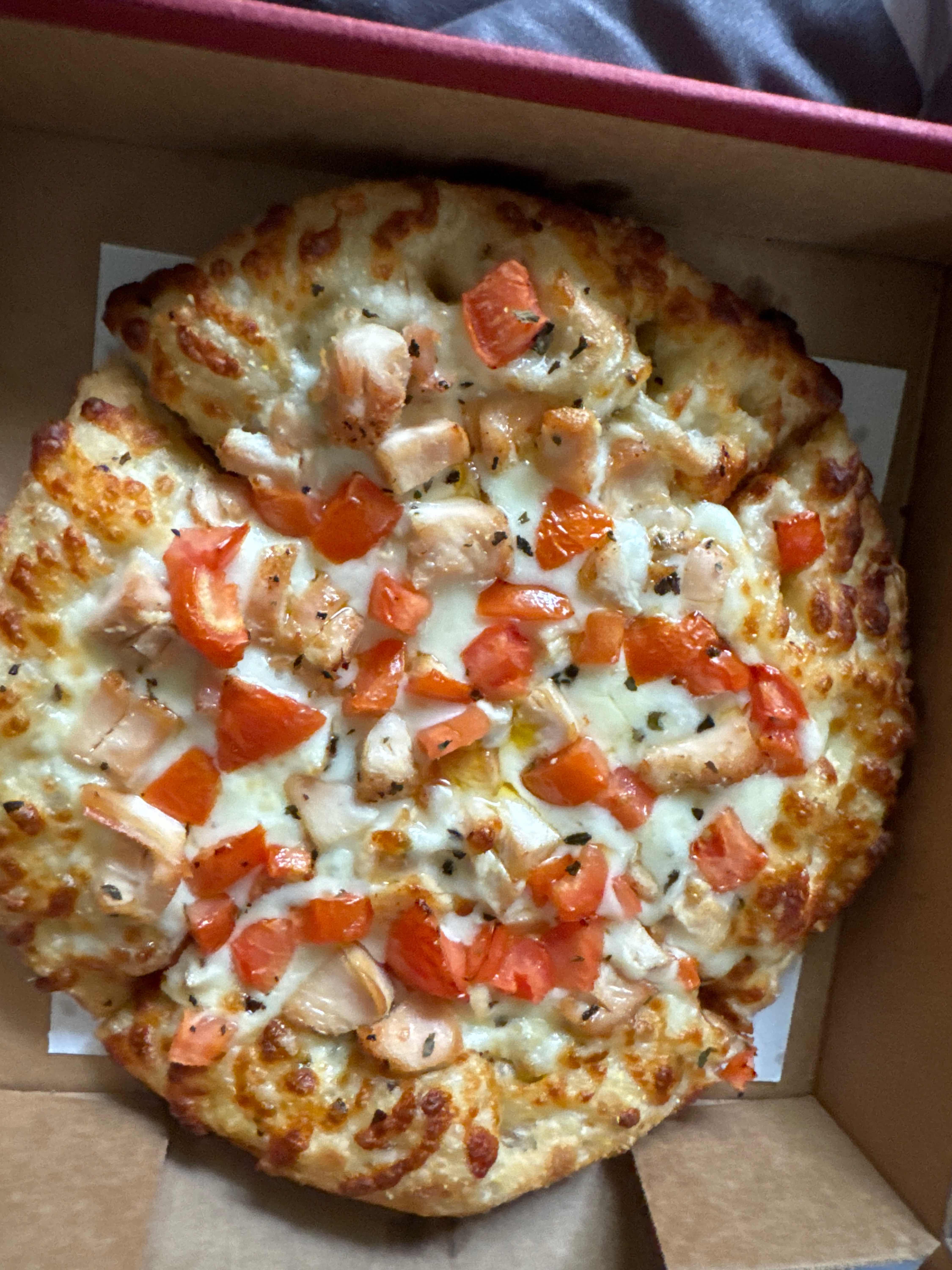 Chicken Margherita Pizza (Bambino 4 Slices)