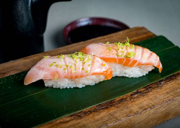 Salmon Aburi