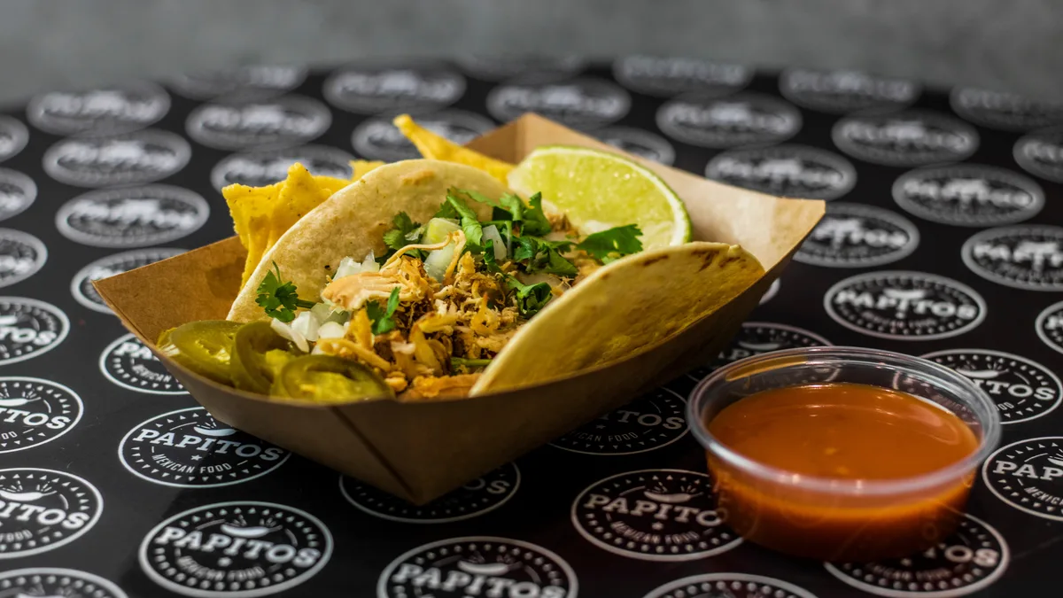 Csirkés taco