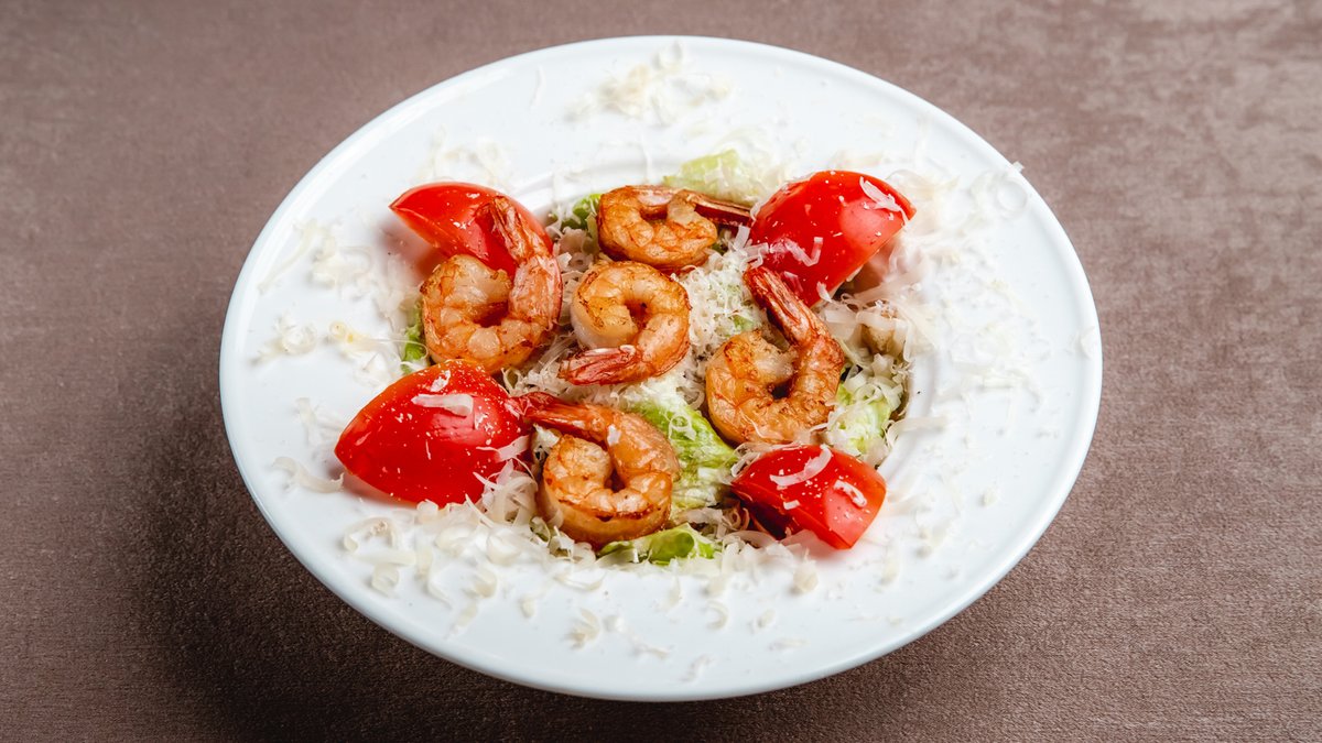 Sezar Salatı Krevet ilə