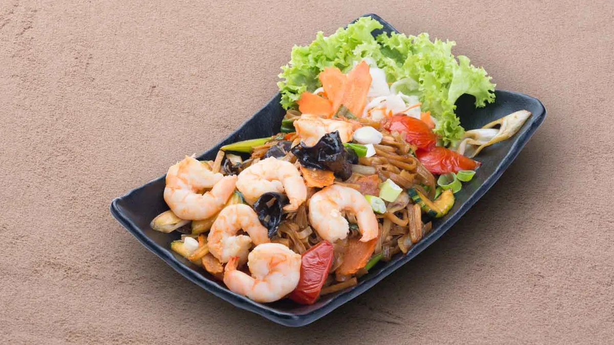 Pad Kee Mao Koong 🌶️