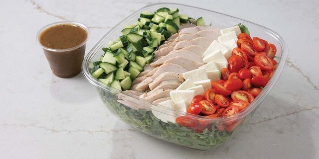 Catering Caprese Salad With Grilled Chicken