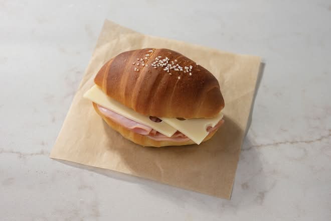 Turkey and Cheddar Twist Roll