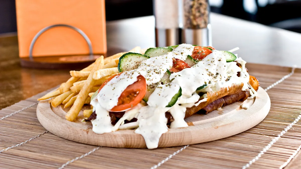 Borjúhúsos kebab tál🐄🥗🍟