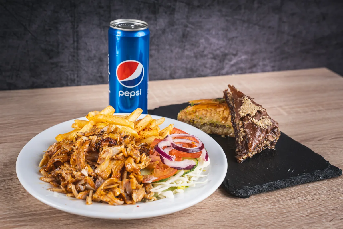 Csirkehúsos kebab tál menü